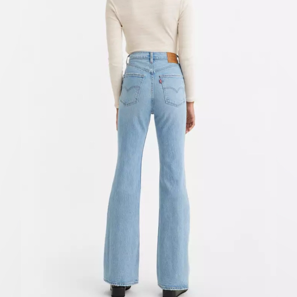 NWOT Levi’s 70’s High Flare